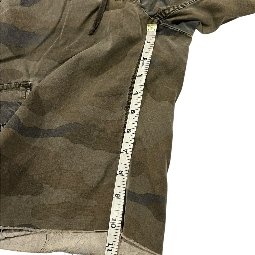J. Crew Camo Camouflage Print Cargo Shorts Men’s Women's Size 4 inseam 10”